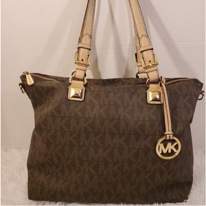 Michael Kors Michael signature select zip tote